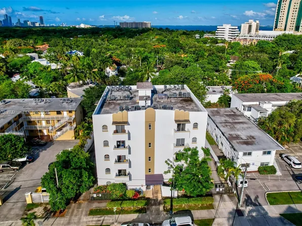 3051 SW 27th Ave APT 402, Miami, FL 33133