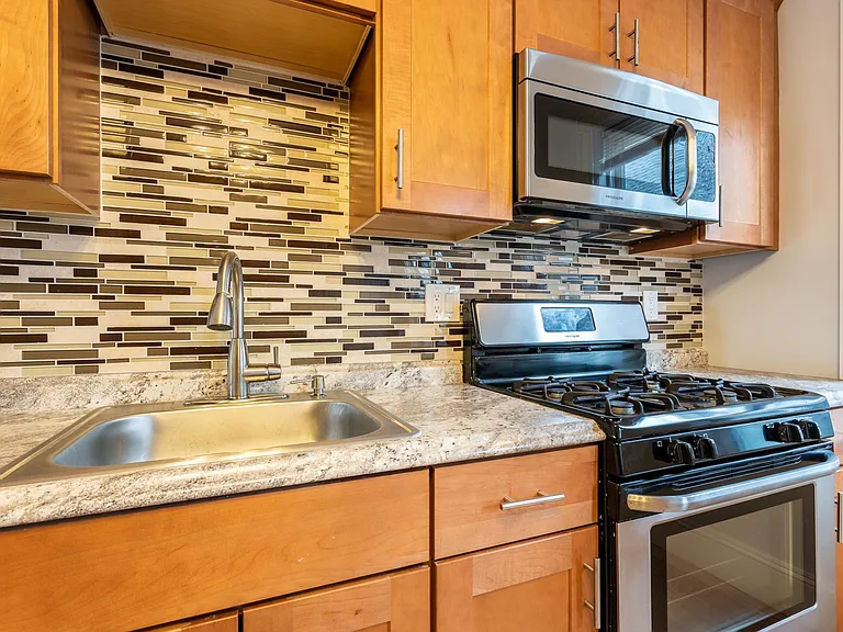 53 Saxton St #2 — Photo 3