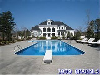 5th image of 879 Lexington Dr