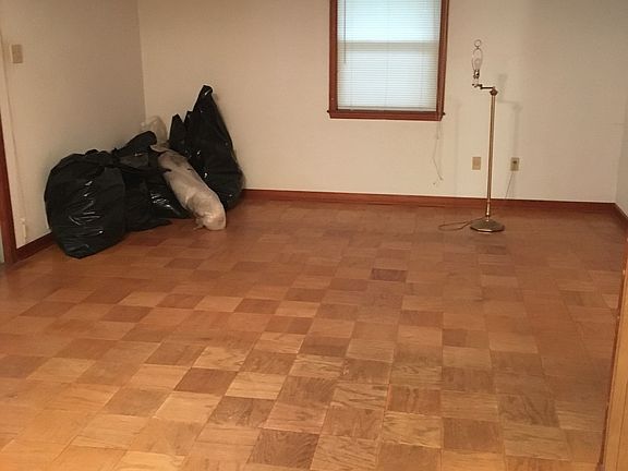 5th image of 618 Stratford Dr