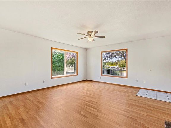 5th image of 1307 Douglas St