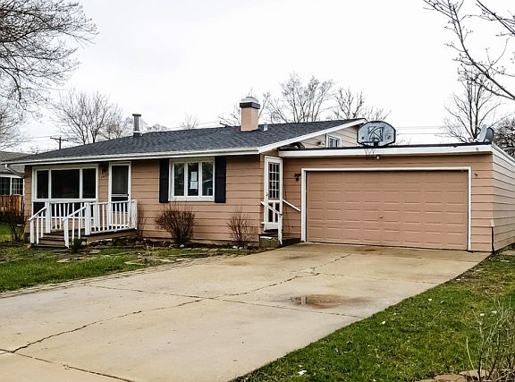3rd image of 1422 N Poplar Ave