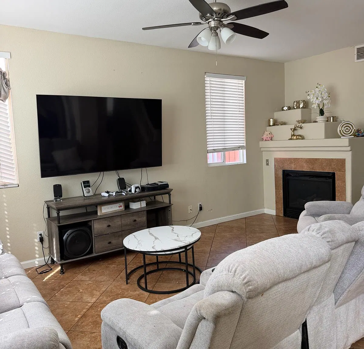 1341 Emerson Dr — Photo 3