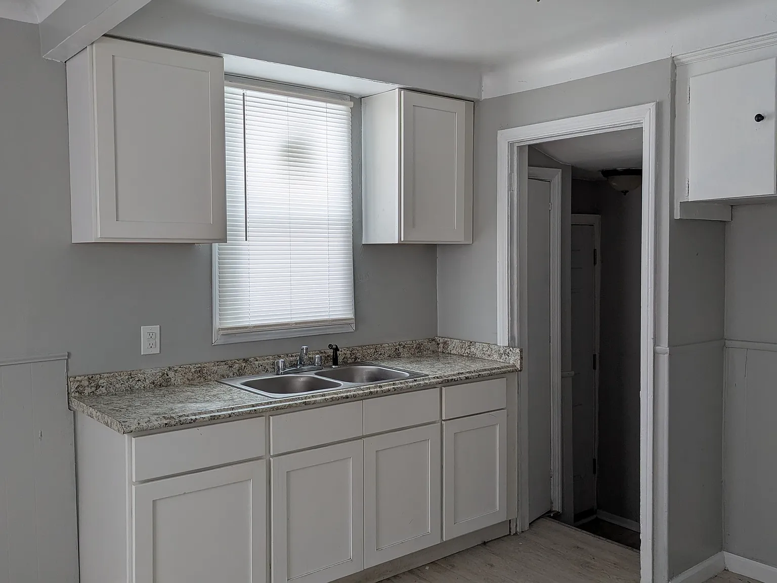 3 bed, 1.5 bath, 1200 sqft, $1,200 — Photo 4