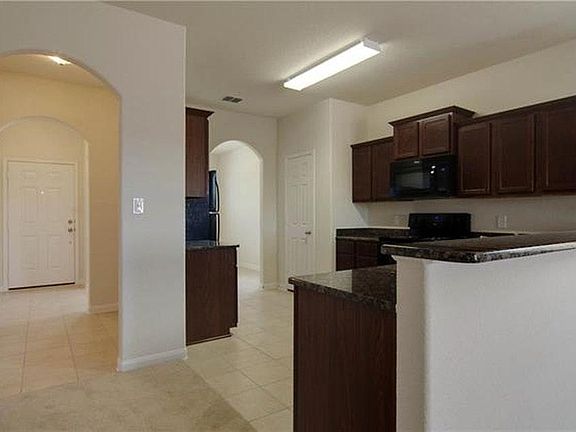 5th image of 1424 Macnab Dr