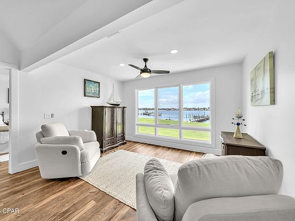 2nd image of 4400 Kingfish Ln #326