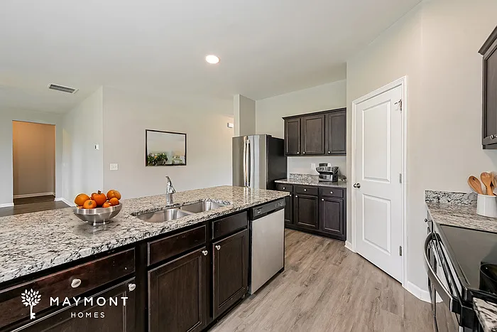 307 Alexander Ln — Photo 8
