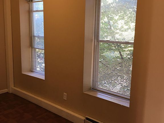 3rd image of 125 Hill St APT 2