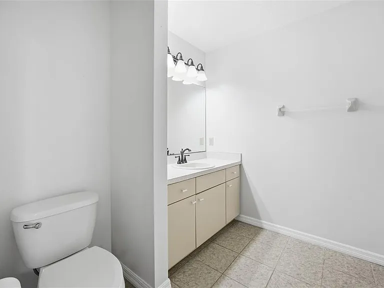 7050 NE State Road 121 — Photo 20