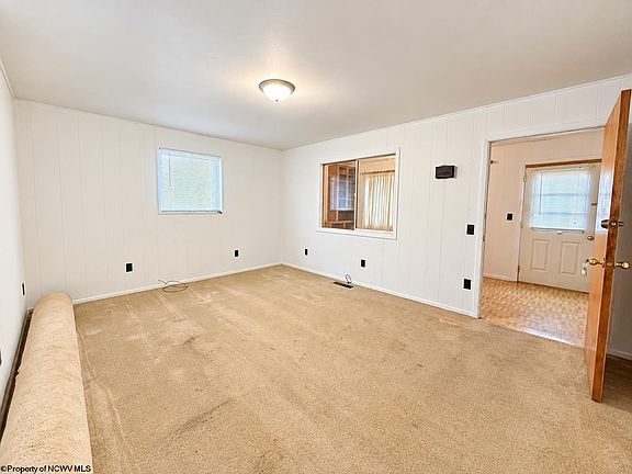4th image of 832 Ridgeway Ave