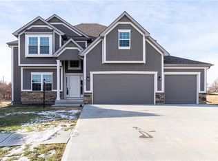 4208 Lake Crest Ct, Saint Joseph, MO 64505