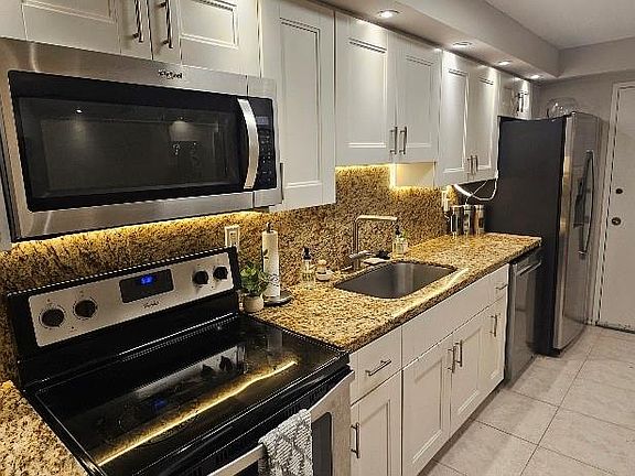 4th image of 18081 Biscayne Blvd APT 602