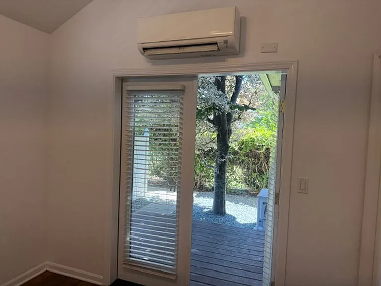 327 Mary St — Photo 12