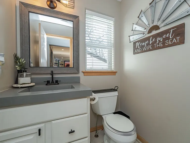 1008 Southern Woods Pl SW — Photo 46