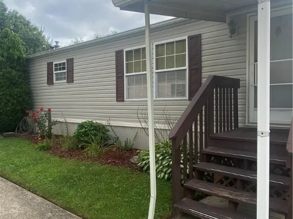 499 Sandtrap Cir, Painesville, OH 44077