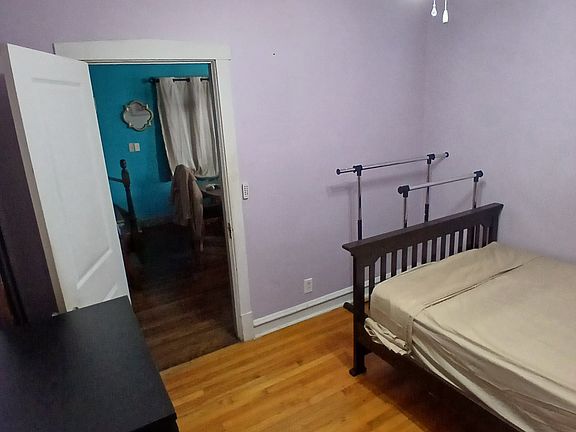 2nd image of 4842 N Melvina Ave
