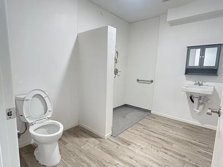 10502 Wilmington Ave #302 — Photo 4