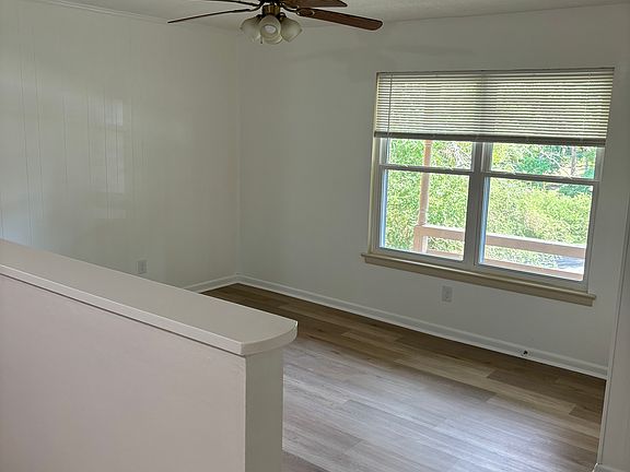 3rd image of 5043 Shoals Ln