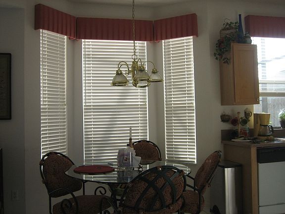 Lovely Breakfast Nook