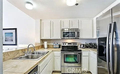 2 bed, 1352 sqft, $3,200 — Photo 4