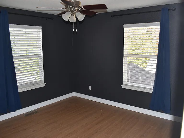 903 Saddlebrook Ln — Photo 6