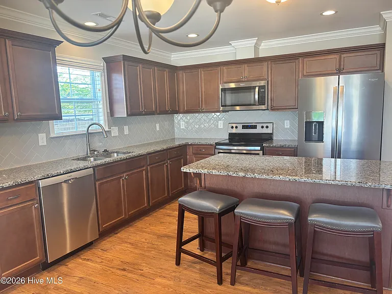 625 Jade Ln — Photo 6