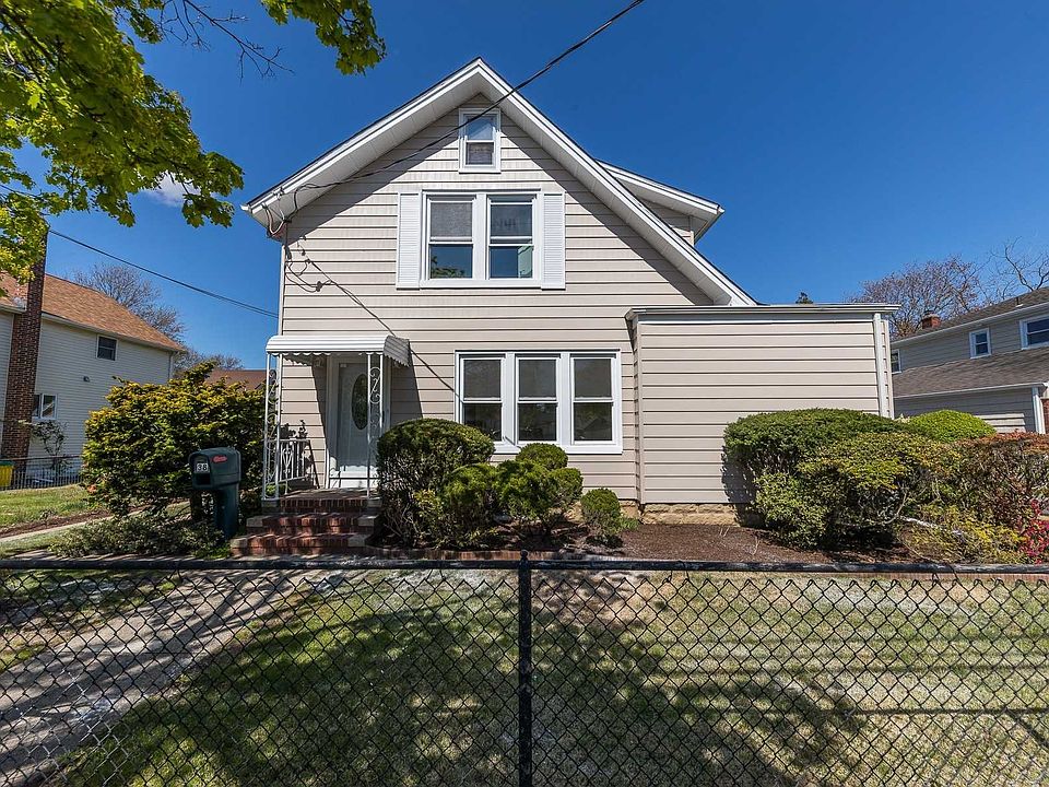 1st image of 38 Lloyd Ave
