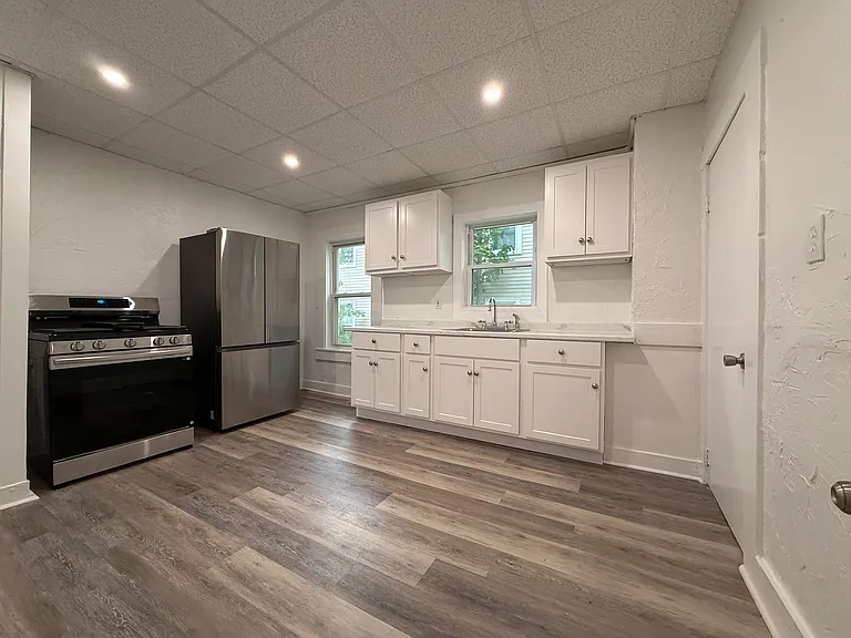 44 Auburn St #2 — Photo 2