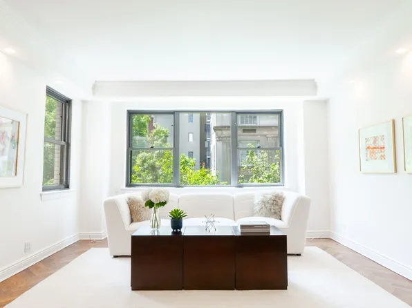 923 Fifth Avenue image 1 of 10