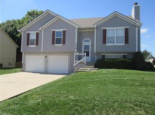 1216 NE Green St, Lees Summit, MO 64086