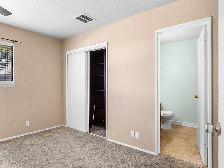 273 E Upjohn Ave — Photo 14
