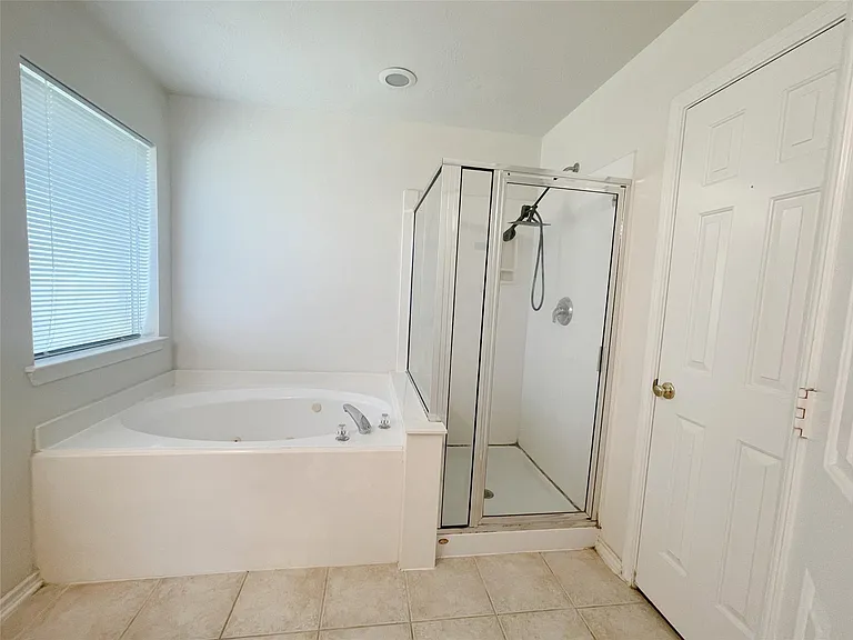 3426 Auburn Hollow Ln — Photo 15