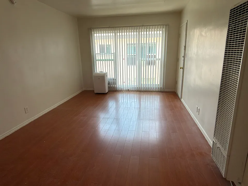 5110 Harold Way Apartments