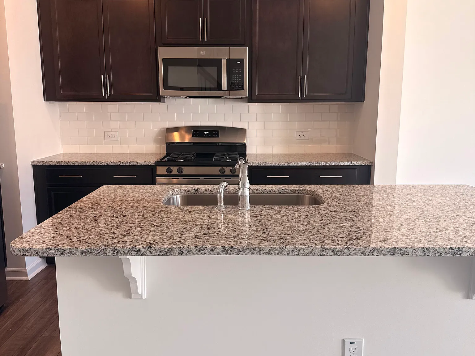 3 bed, 1437 sqft, $1,595 — Photo 4