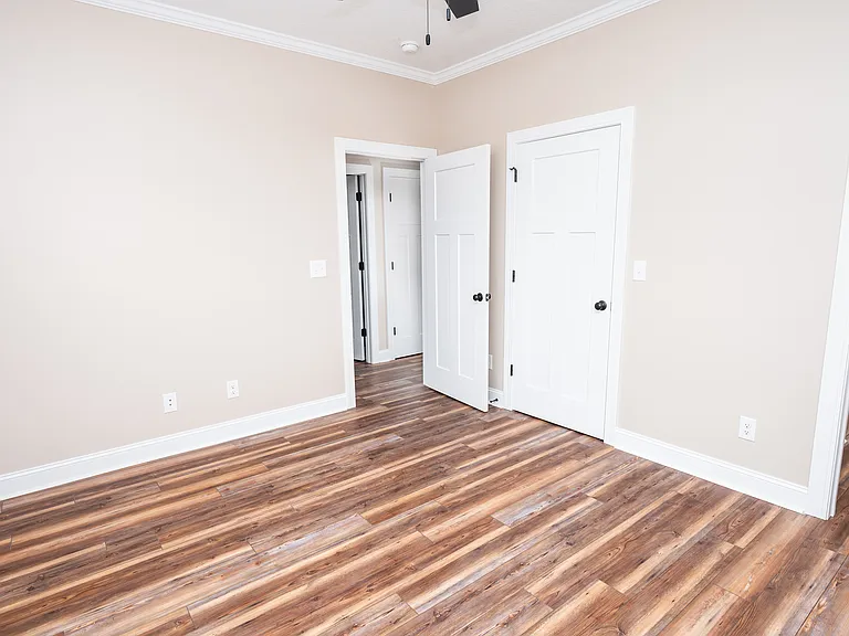 136 Macdonald Blvd — Photo 12