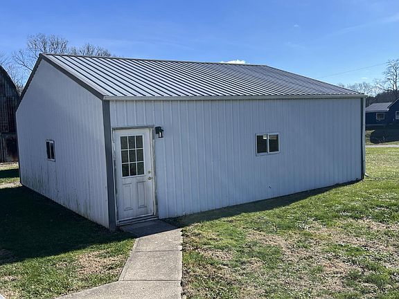 4th image of 15998 Burke Benning Rd