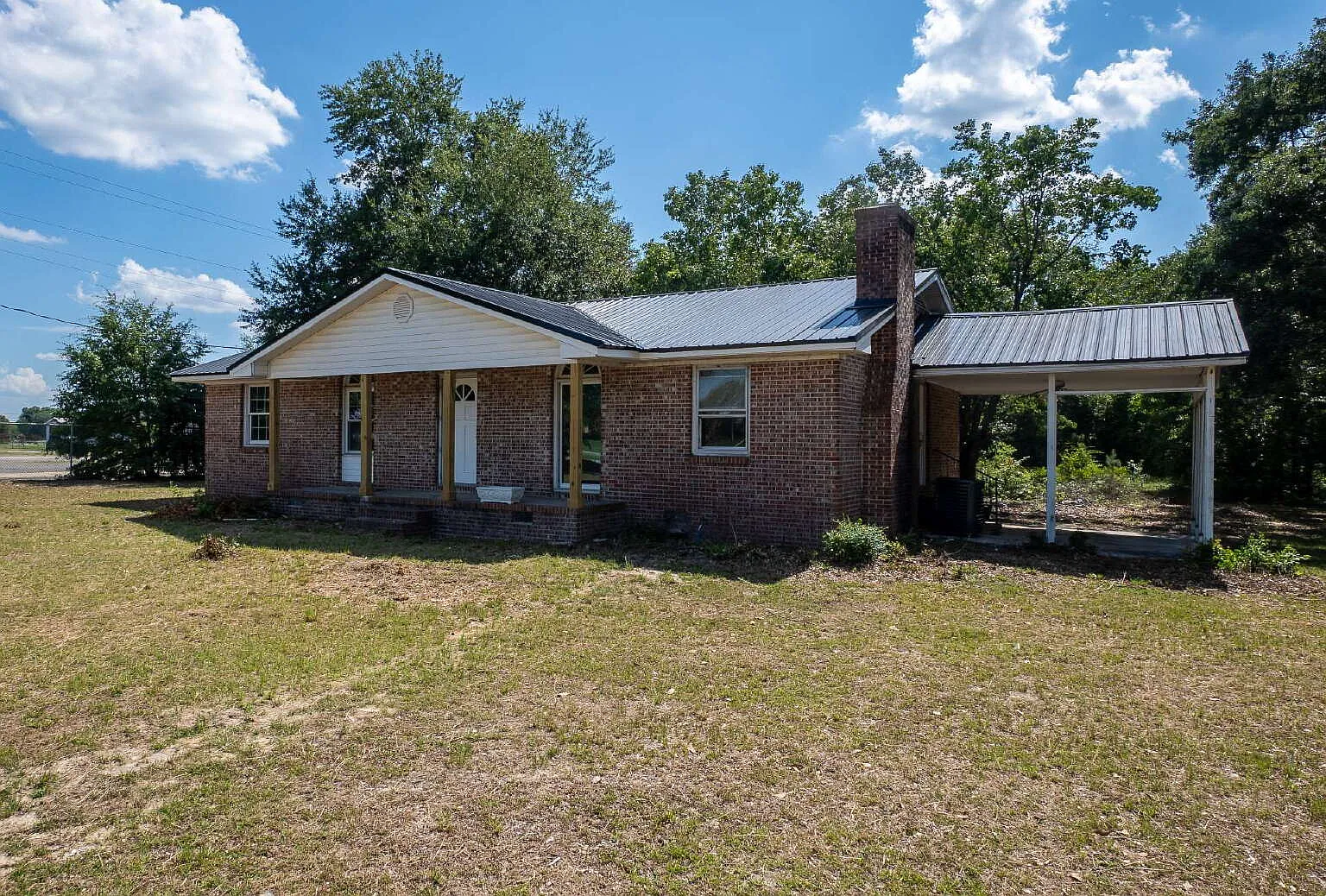 3 bed, 2.0 bath, 1472 sqft, $1,400 — Photo 4