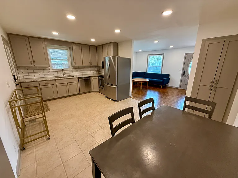 809 Joseph Ave — Photo 3