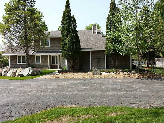 3rd image of 8459 Aarwood Trl NW