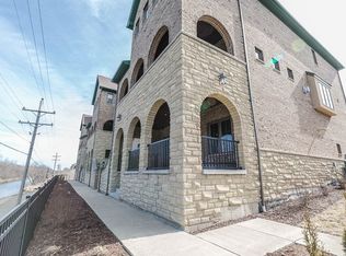 655 Talcott Ave, Lemont, IL 60439