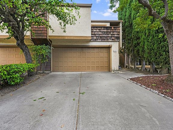 2nd image of 4797 Lago Vista Cir