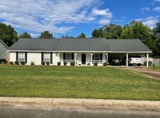 215 Forestside Cir, Americus, GA 31709