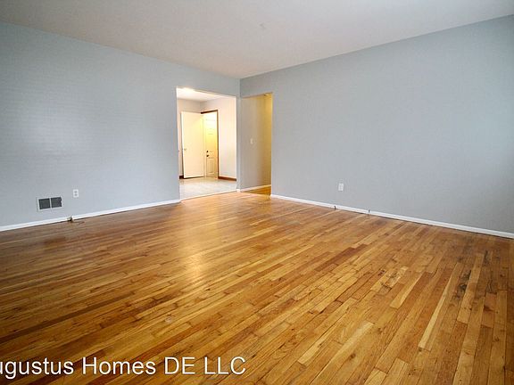 3rd image of 39283 Cheshire St