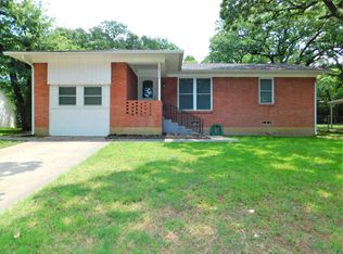 2103 Mercedes Rd, Denton, TX 76205