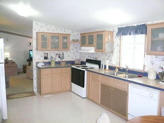 Spacious Kitchen