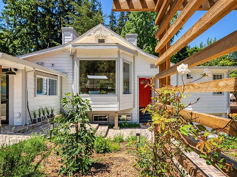 Laurel Glen Rd — Photo 1