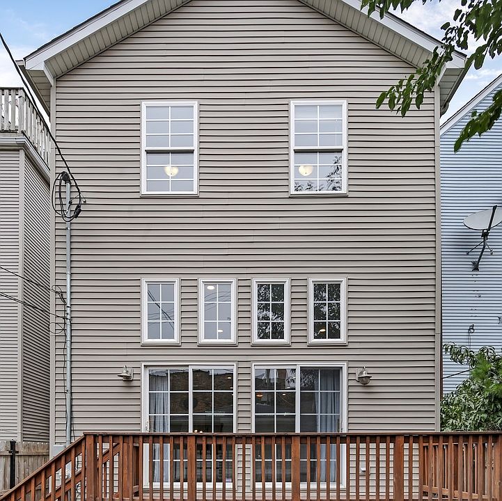 2nd image of 2343 W Barry Ave