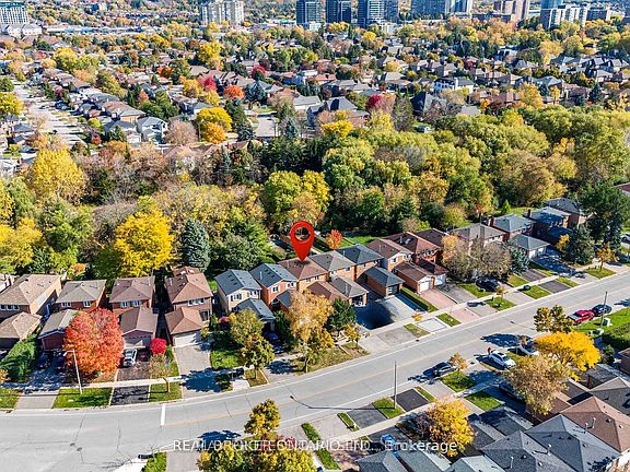 3rd image of 125 Kersey Cres