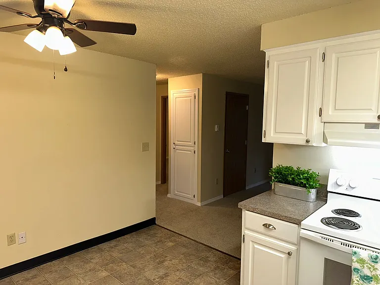 7946 SE Monroe St — Photo 16