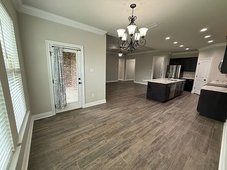 6510 Suwanee Rd — Photo 11